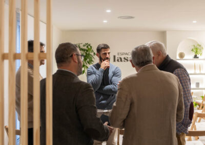 desayuno-con-experiencias-fer-joven-espacio-lasai-perspectivas-economicas-2024-15