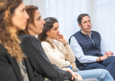 desayuno-con-experiencias-fer-joven-espacio-lasai-perspectivas-economicas-2024-3